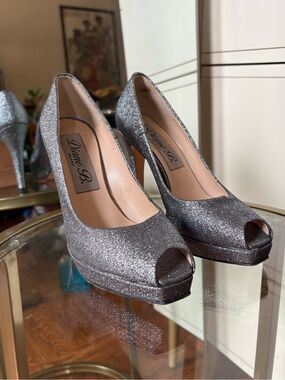 Diane B Milano Silver Glitter Peep-Toe Pumps